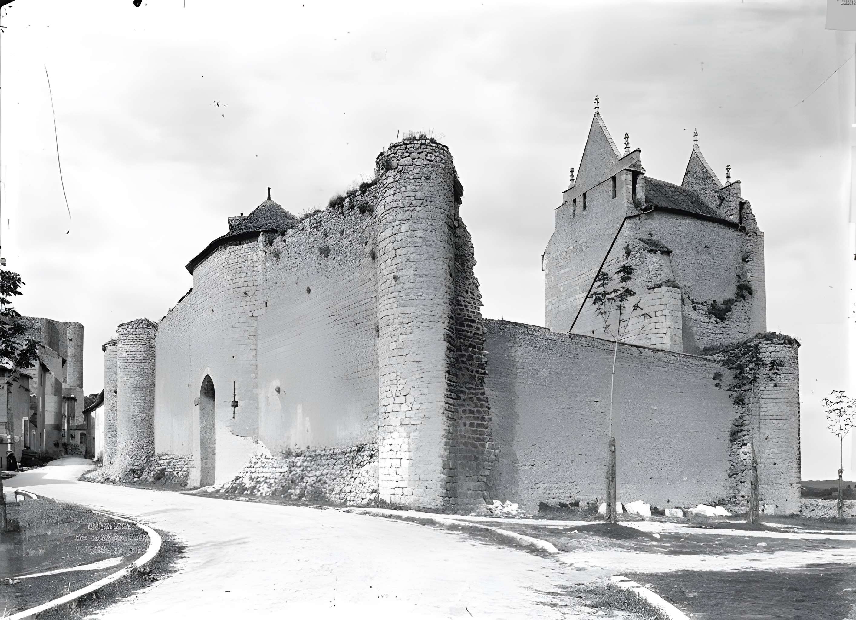 Château d'Harcourt à Chauvigny