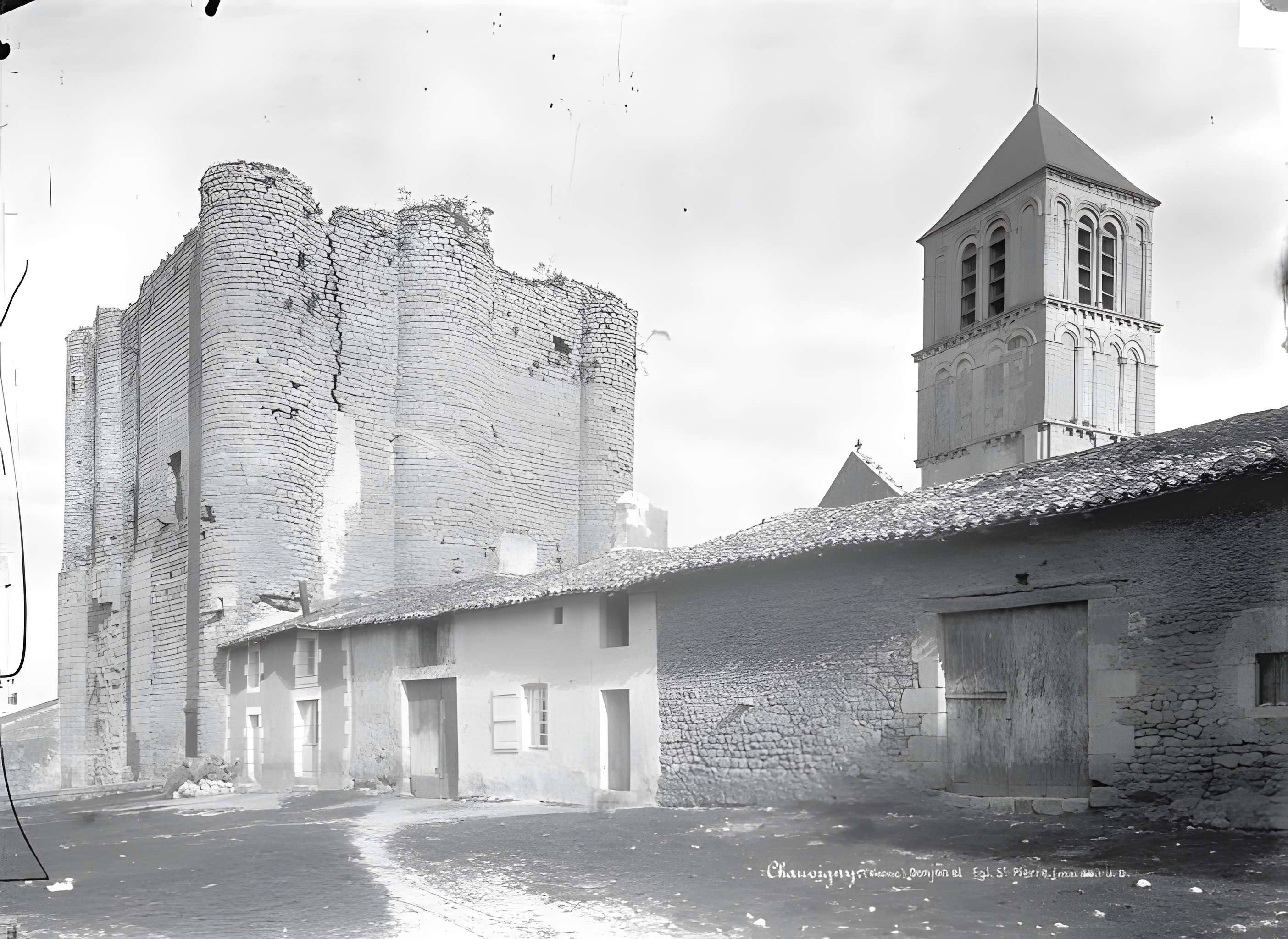 Château d'Harcourt à Chauvigny