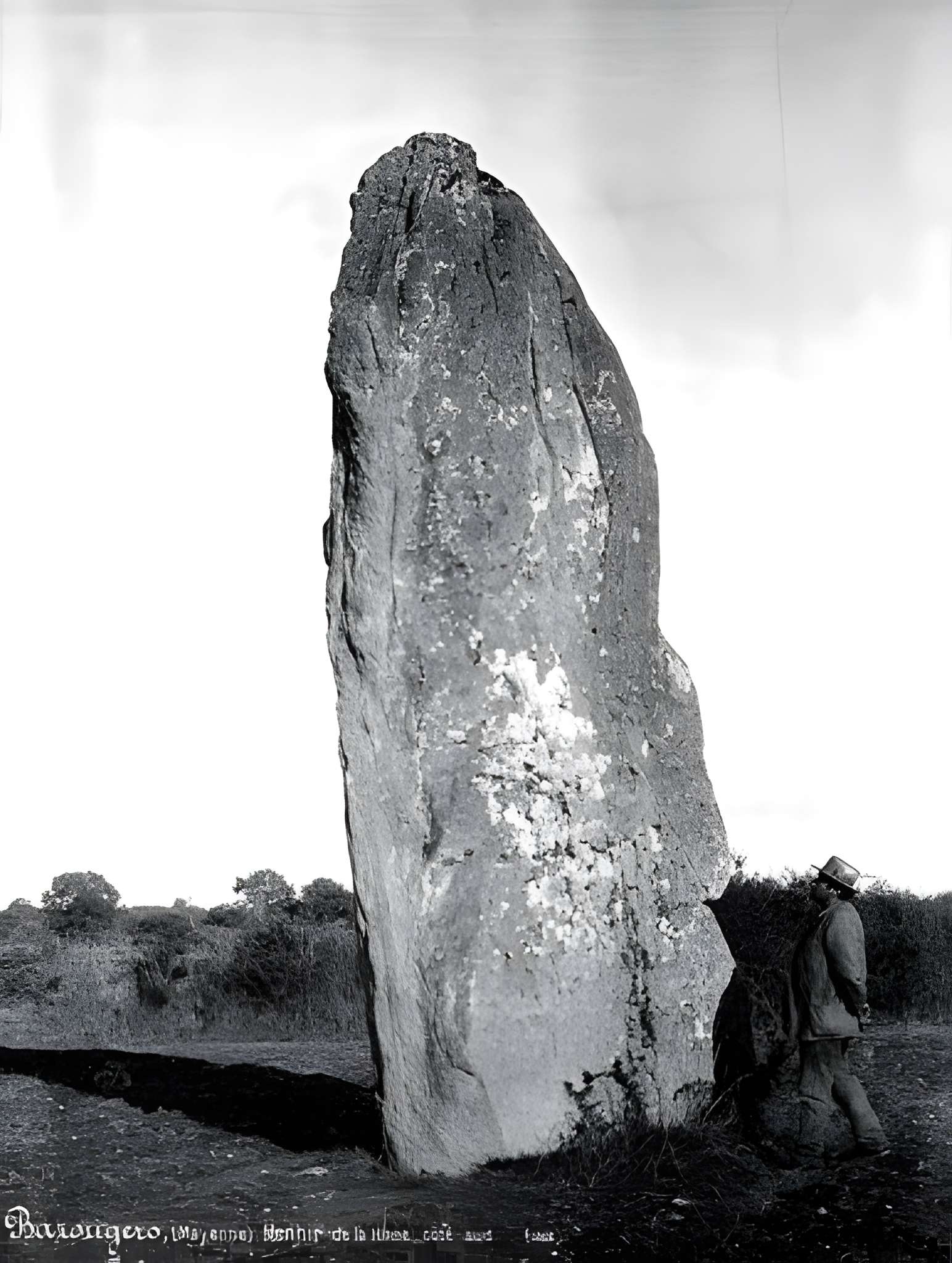 Menhir de la Hune à Bazougers