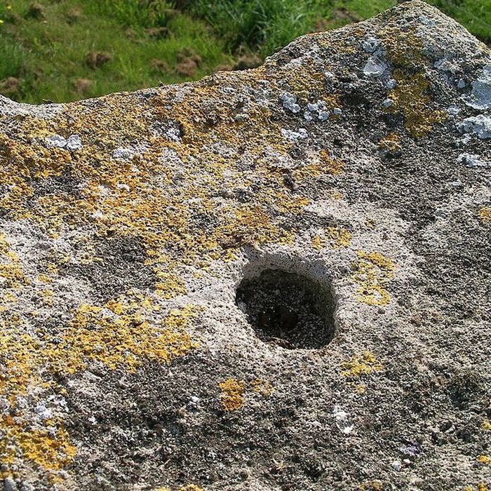 Photo de Menhir des Demoiselles à Colombiers-sur-Seulles