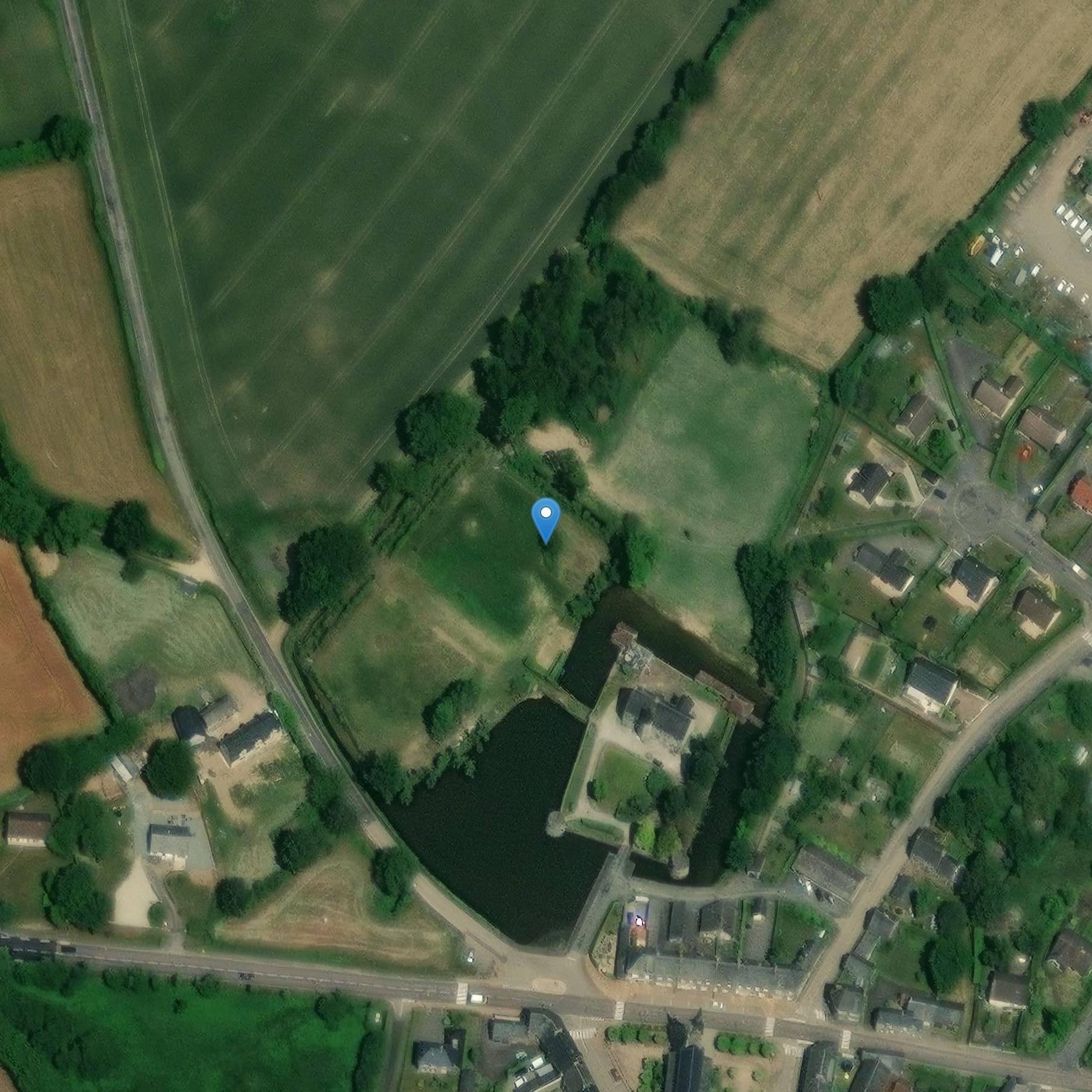 Photo de Menhir des Outres de Joué-du-Bois