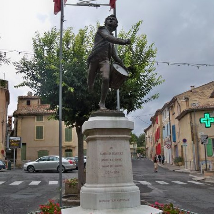 Photo de Monument au Tambour dArcole à Cadenet