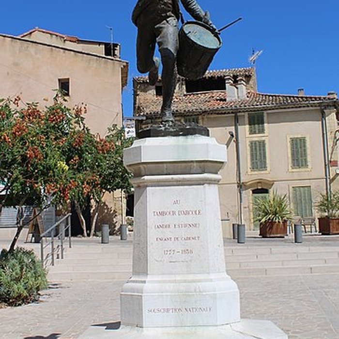 Photo de Monument au Tambour dArcole à Cadenet