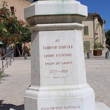 Monument au Tambour dArcole à Cadenet