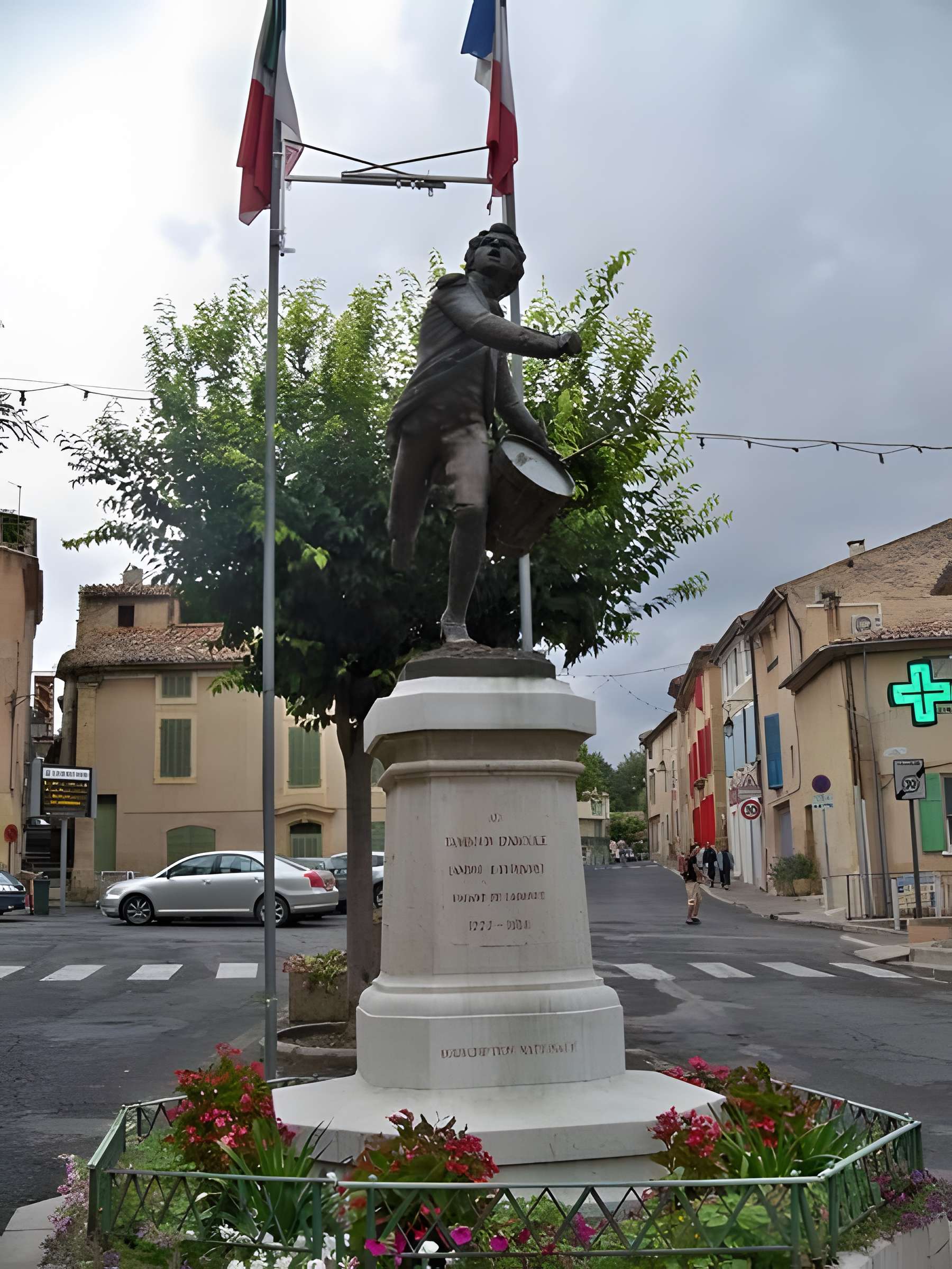 Monument au Tambour d'Arcole à Cadenet 