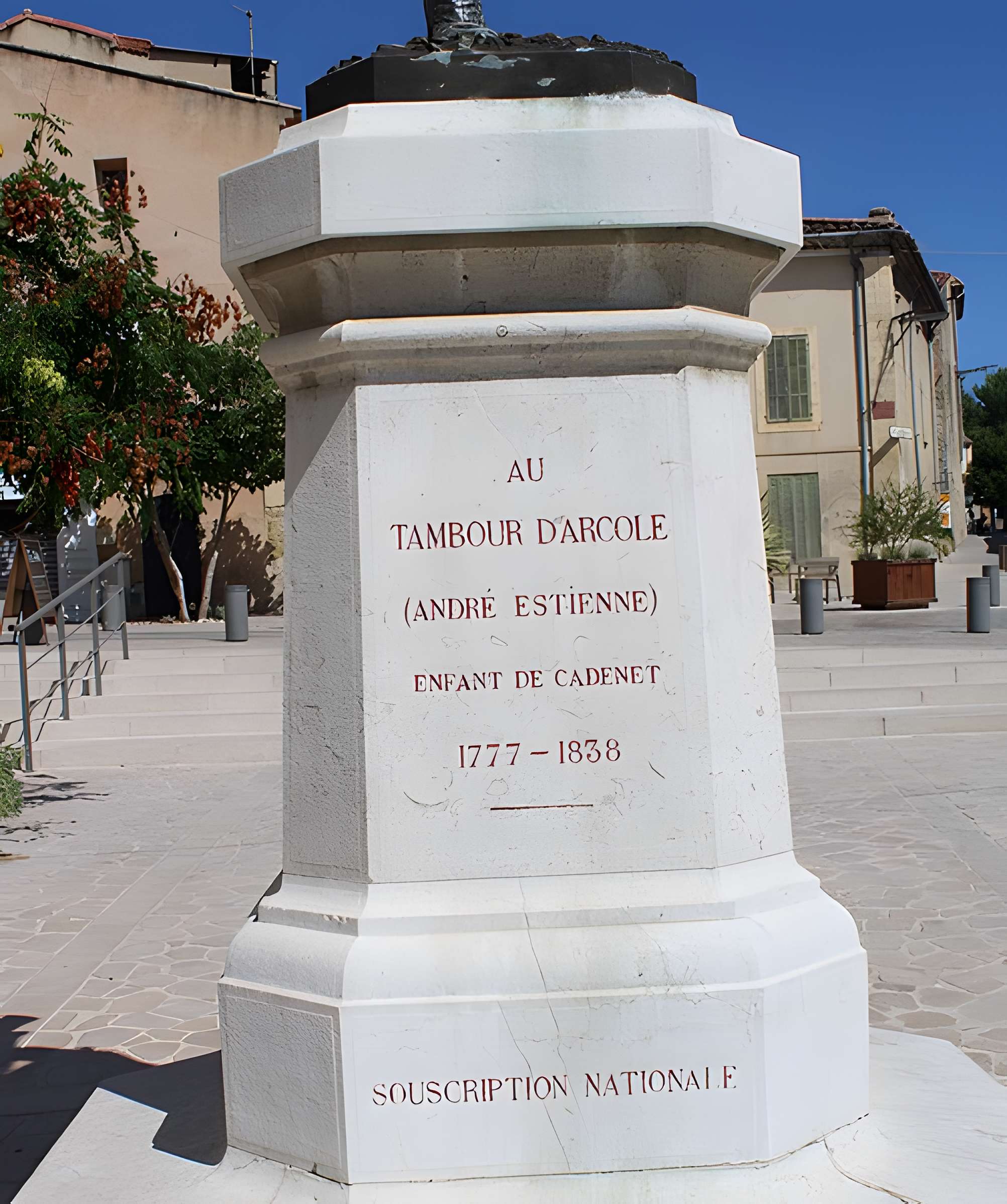 Monument au Tambour d'Arcole à Cadenet