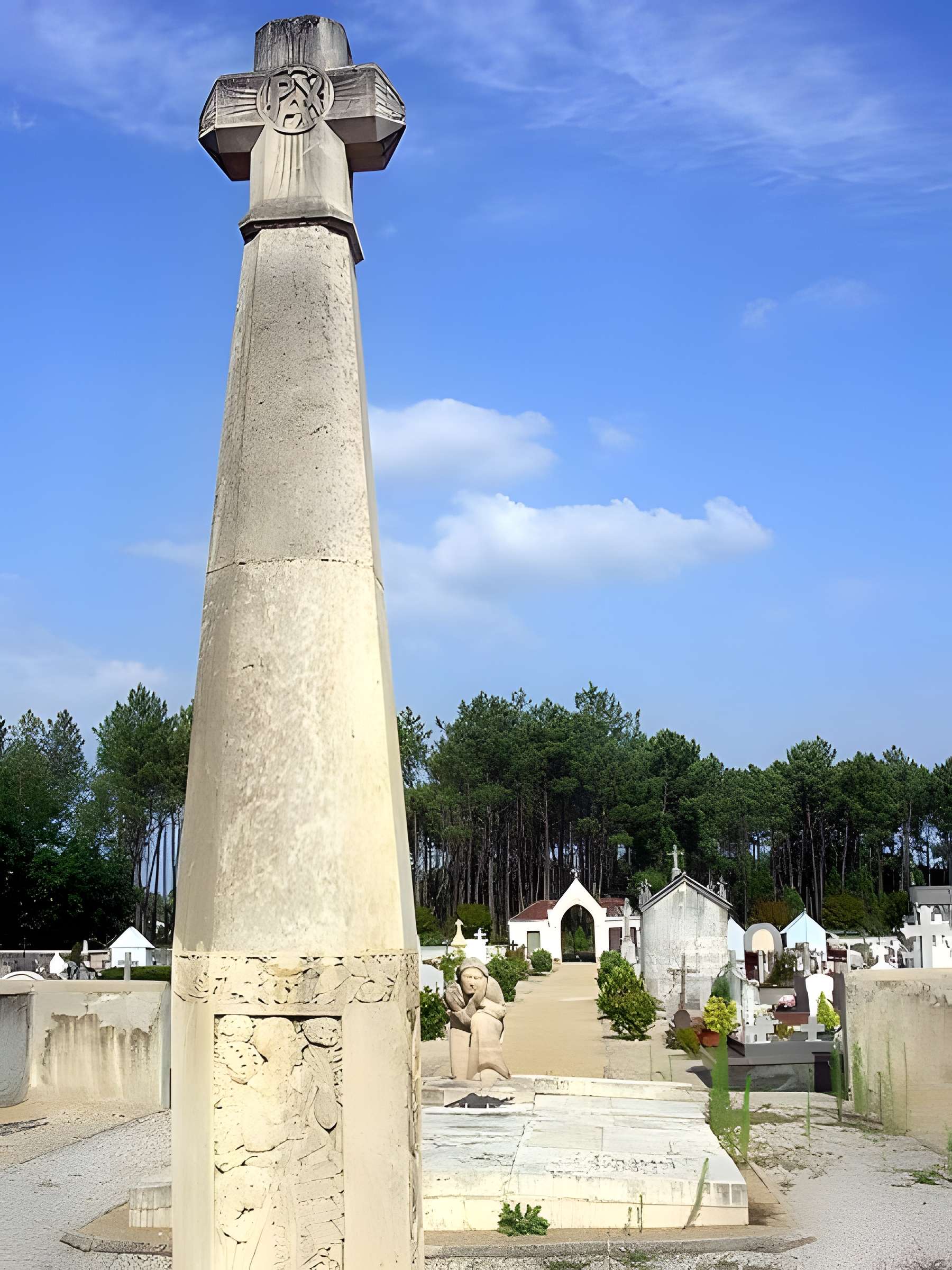 Monument aux morts d'Onesse-et-Laharie 
