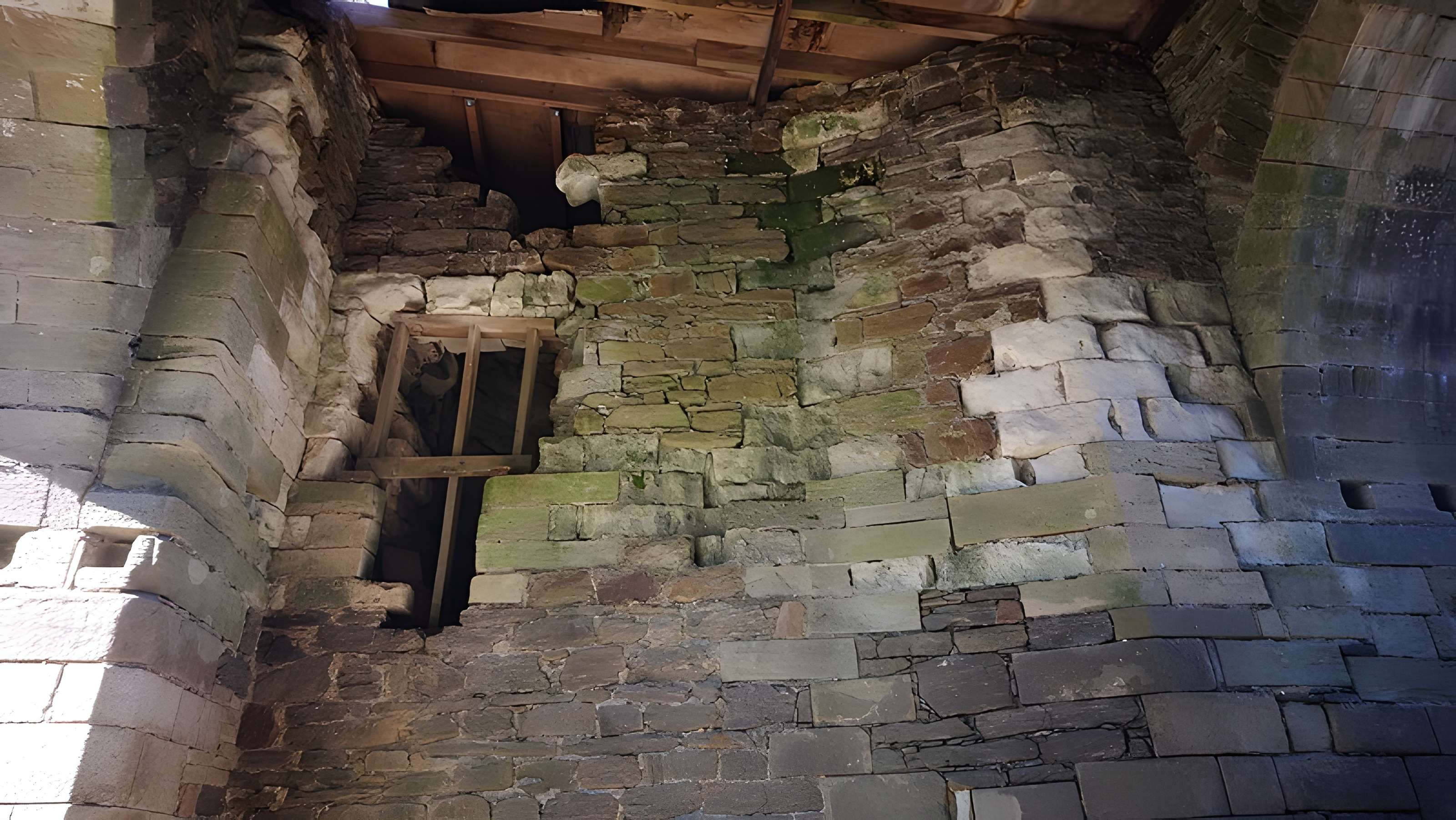 Moulins pendus dits péage fortifié