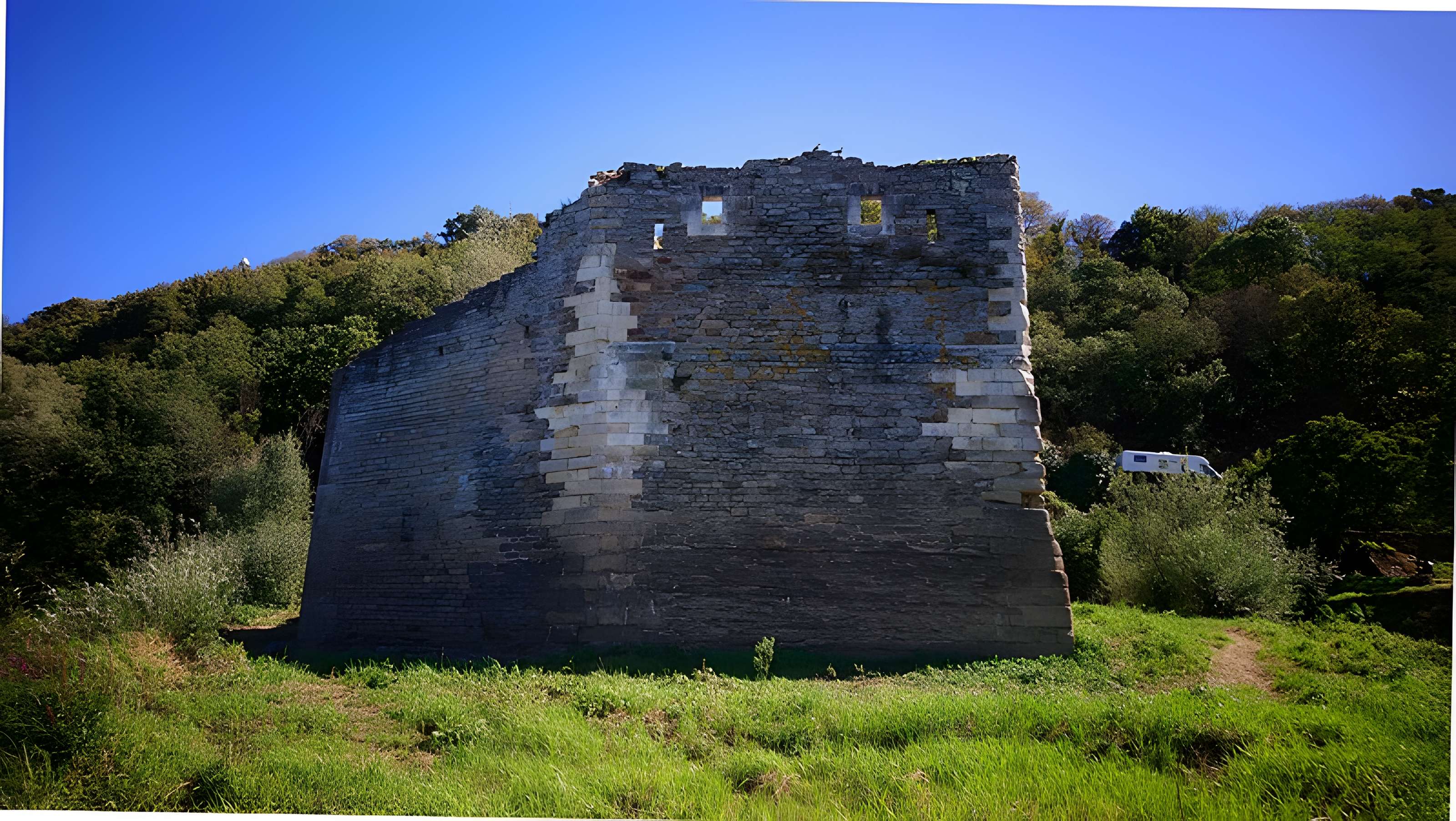 Moulins pendus dits péage fortifié