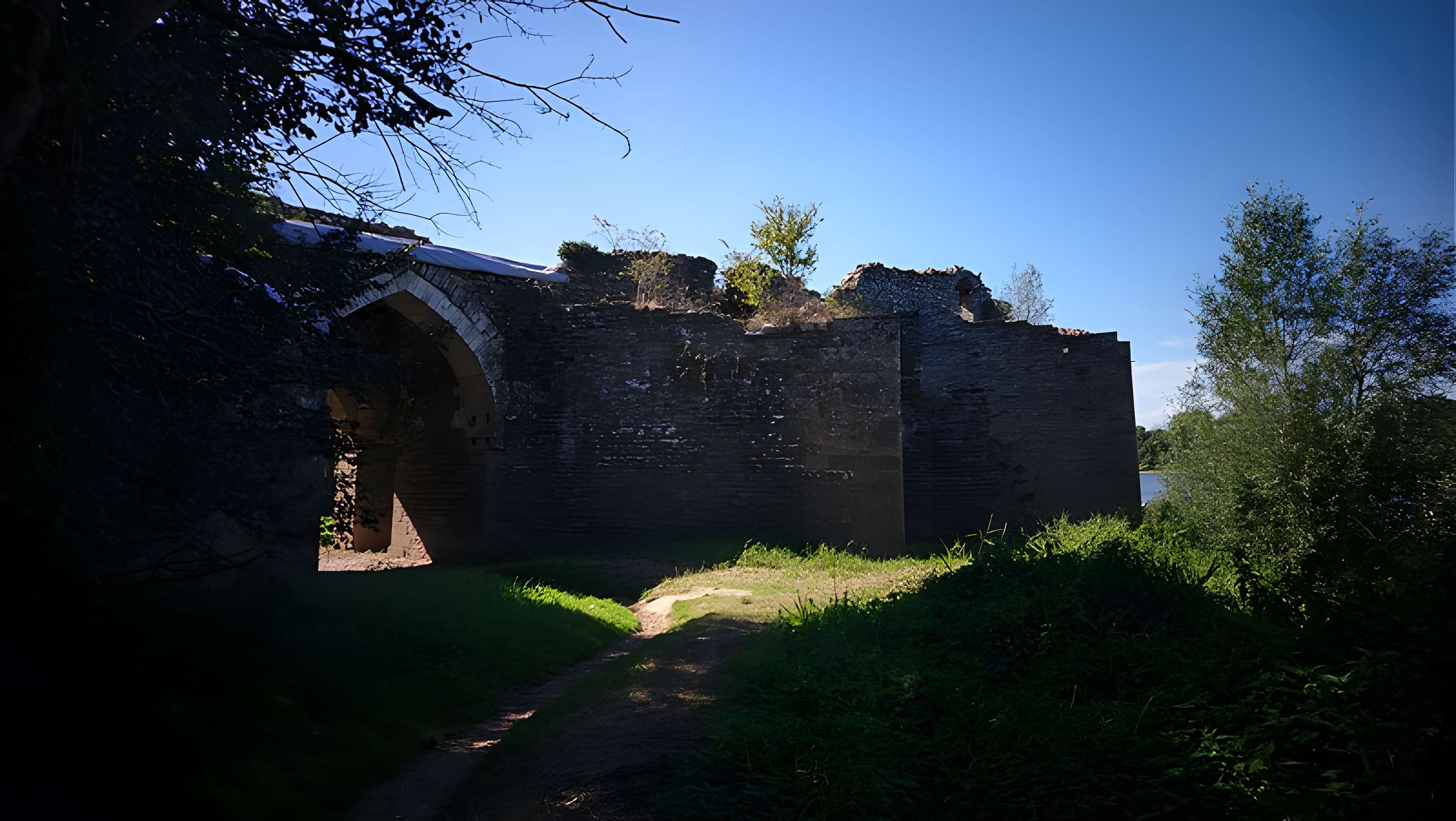 Moulins pendus dits péage fortifié