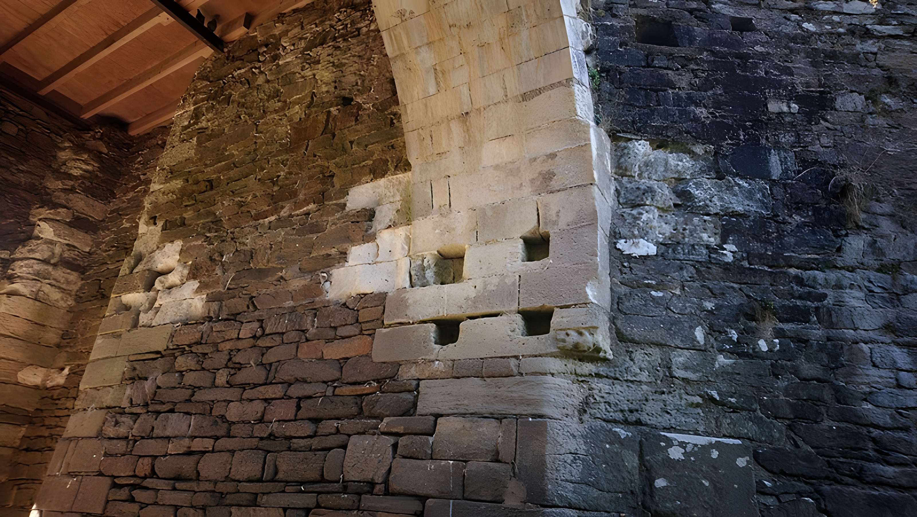 Moulins pendus dits péage fortifié