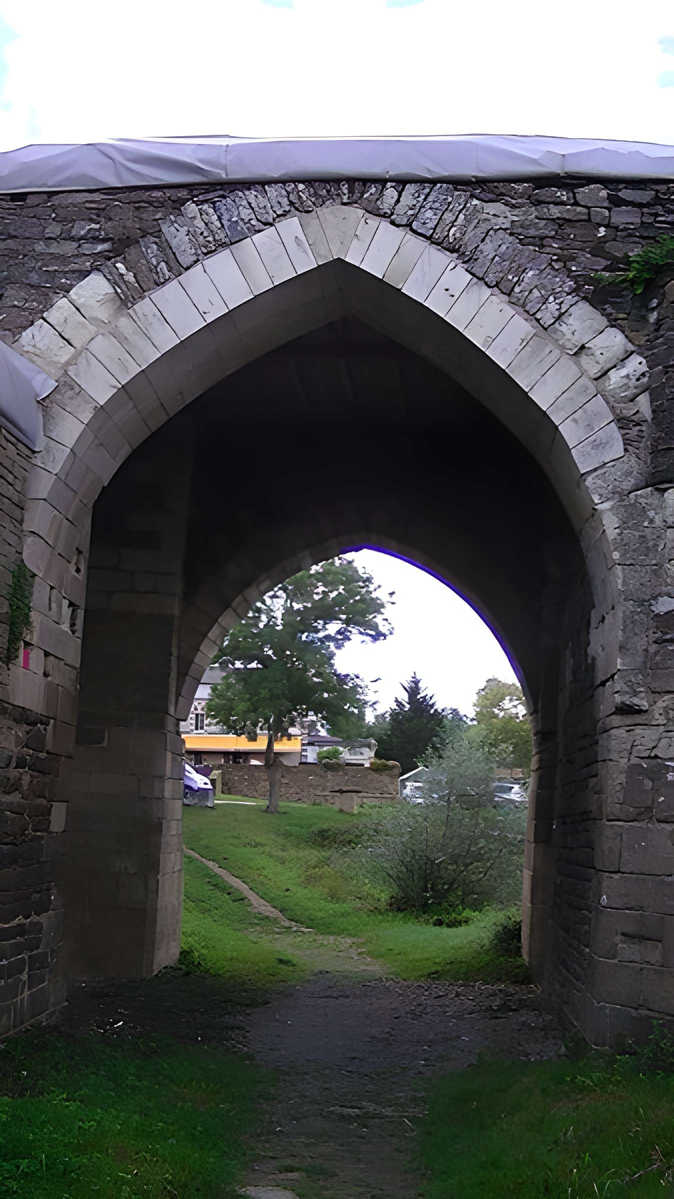 Moulins pendus dits péage fortifié