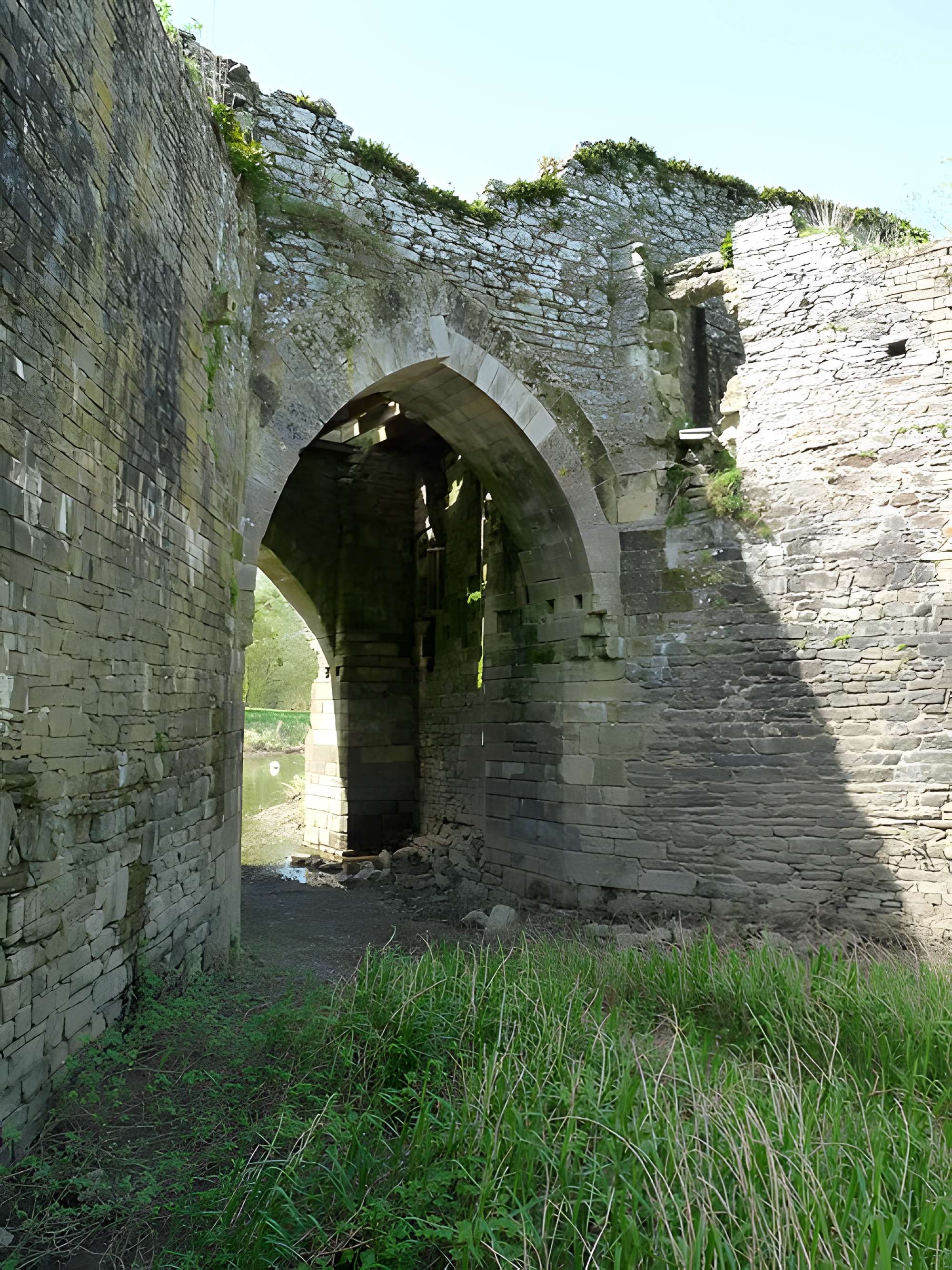 Moulins pendus dits péage fortifié