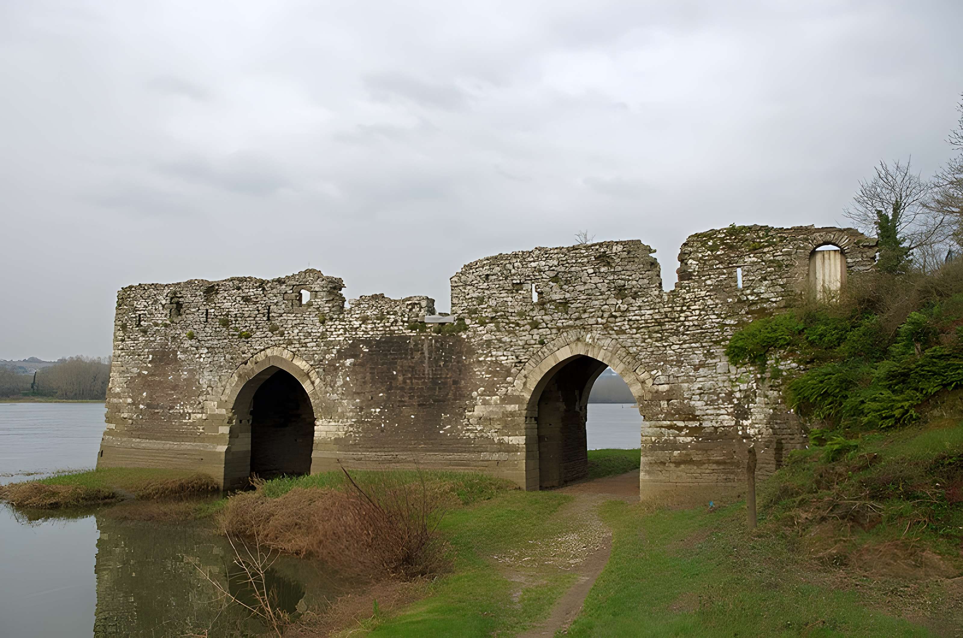 Moulins pendus dits péage fortifié
