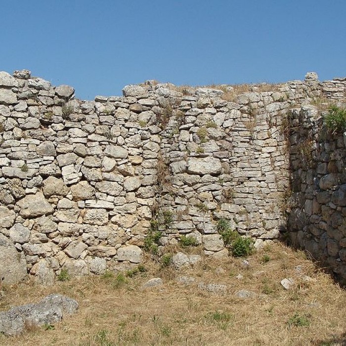 Photo de Sol des parcelles contenant les vestiges de loppidum des Baou et terrains extérieurs au rempart pouvant offrir des traces archéologiques à Saint-Marcel