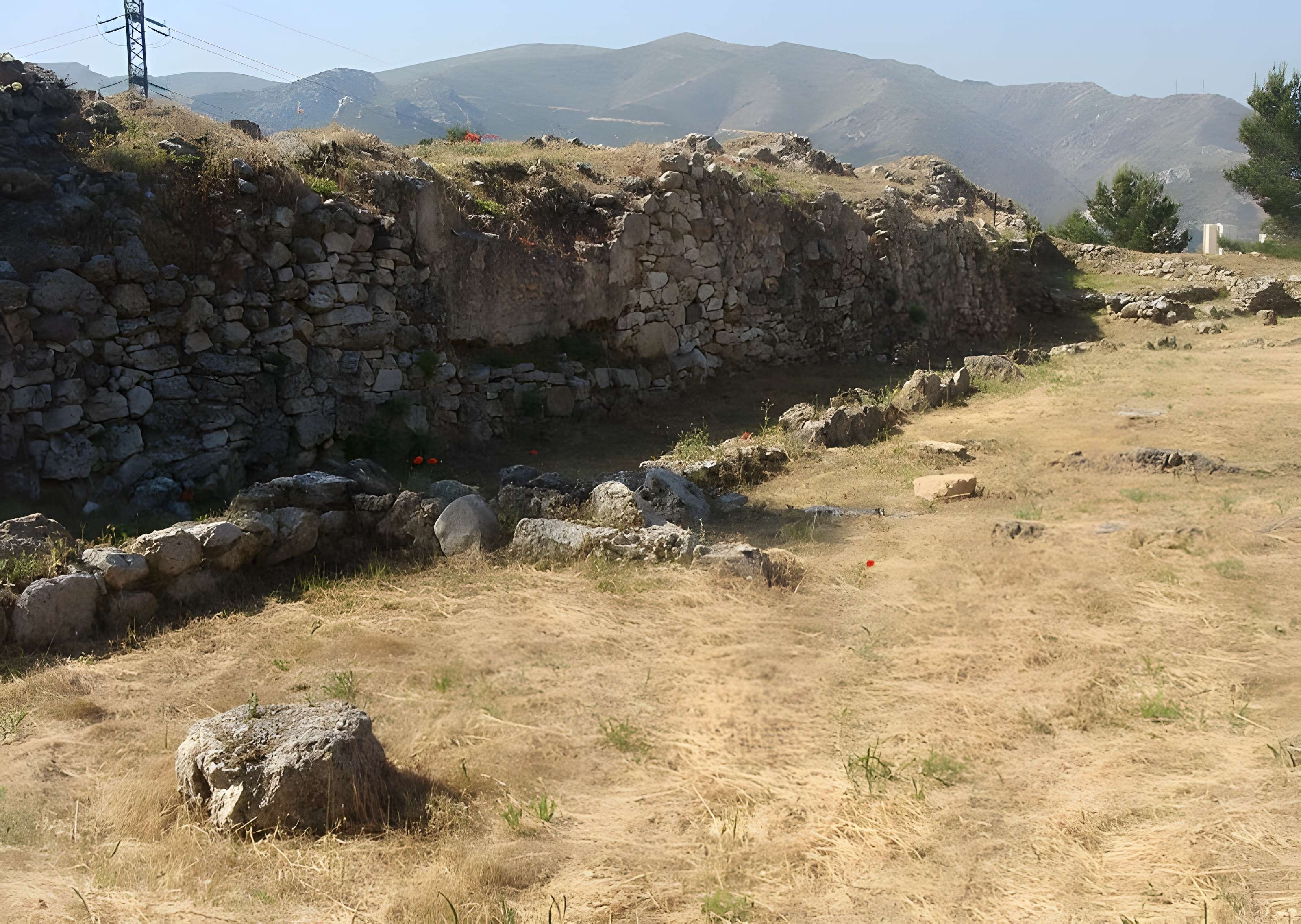 Sol des parcelles contenant les vestiges de l'oppidum des Baou et terrains extérieurs au rempart pouvant offrir des traces archéologiques à Saint-Marcel
