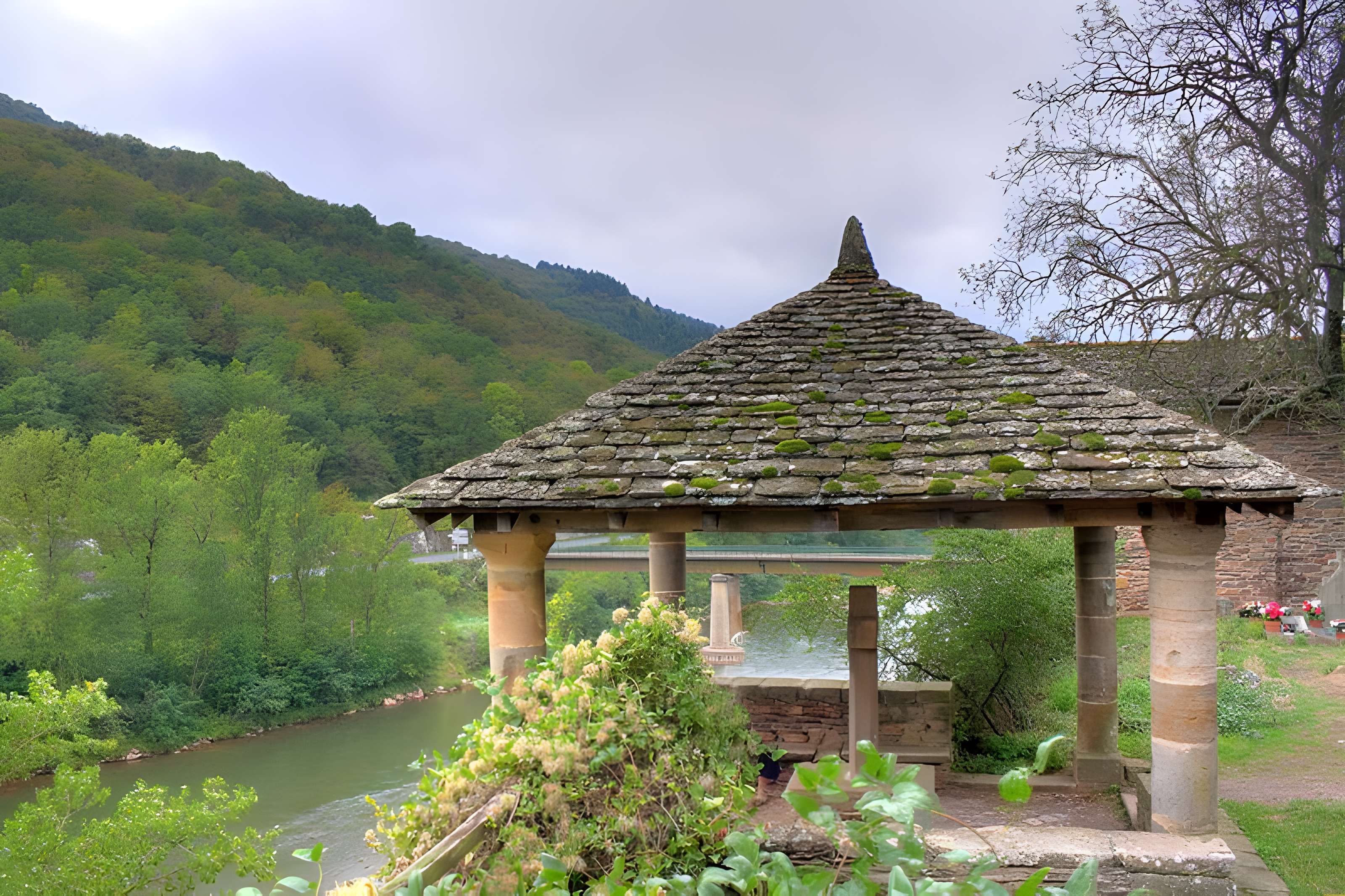 Oratoire de Brousse-le-Château 
