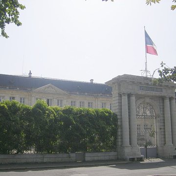 palais episcopal d agen