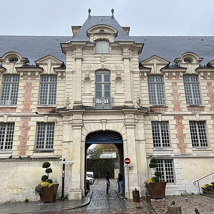 Photo de Palais épiscopal de Lisieux