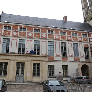 Palais épiscopal de Lisieux