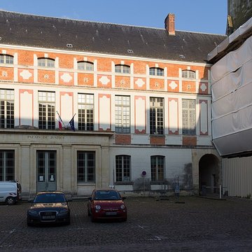 Palais épiscopal de Lisieux