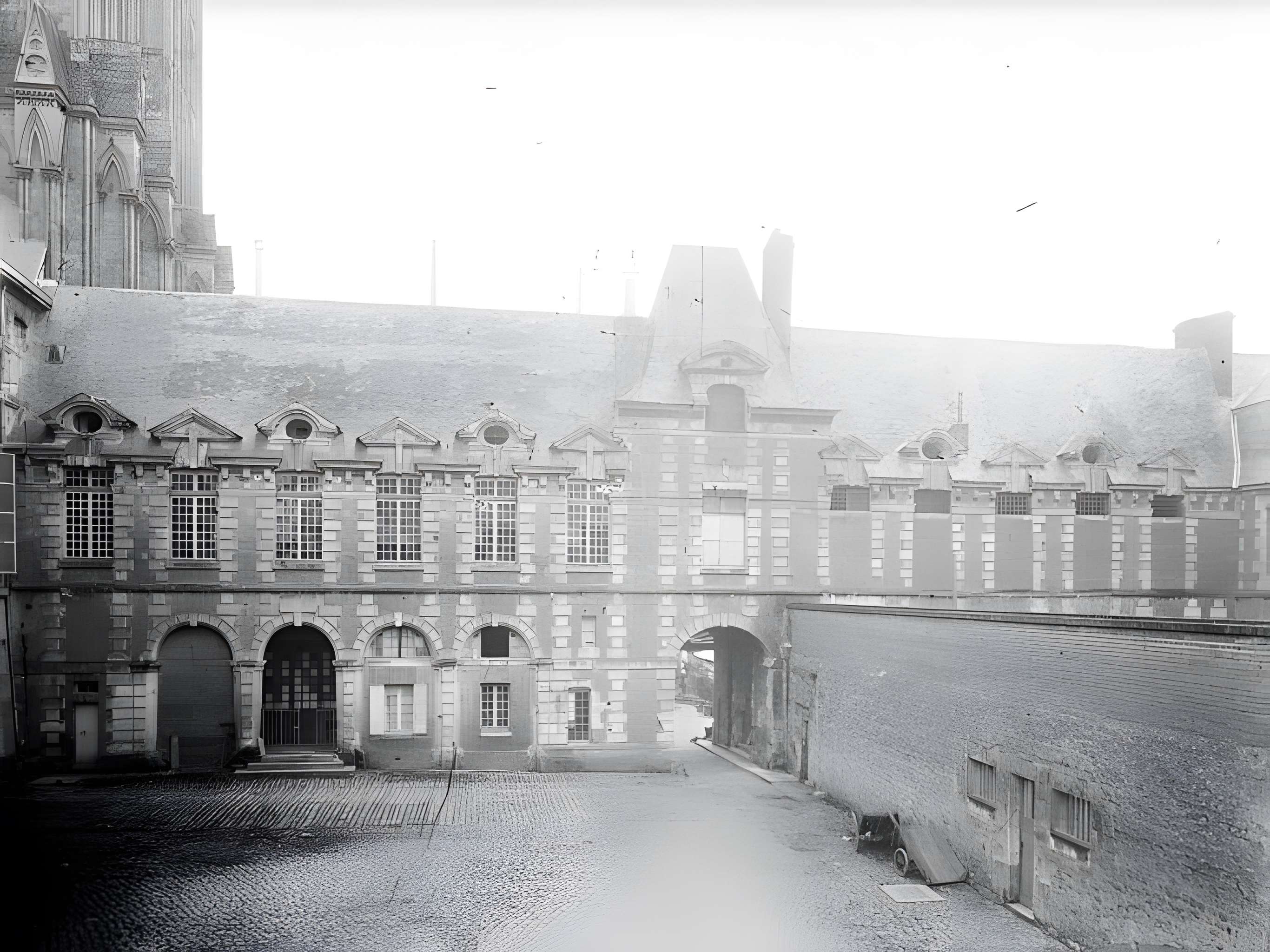 Palais épiscopal de Lisieux