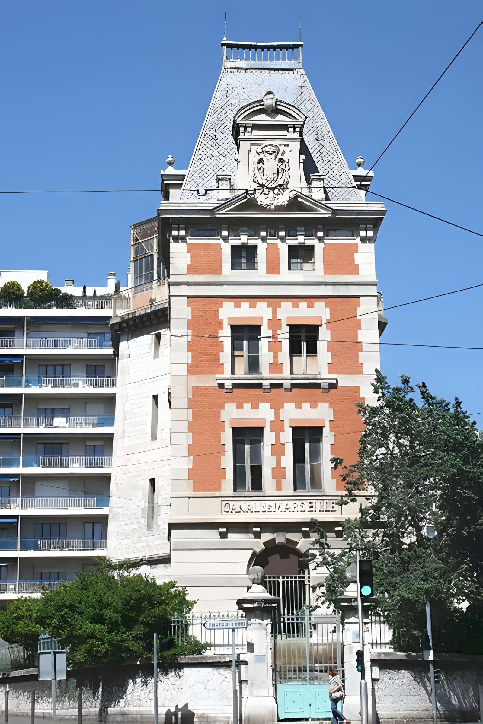 Pavillon de partage des eaux des Chutes-Lavie de Marseille