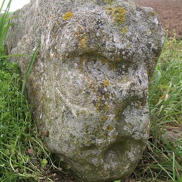 Pierre debout de Reviers