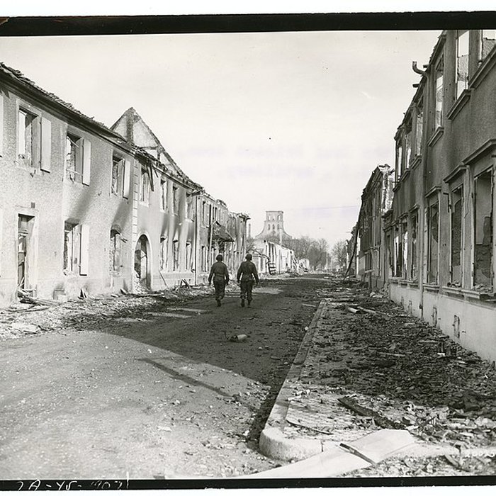 Photo de Place dArmes-Général-de-Gaulle à Neuf-Brisach