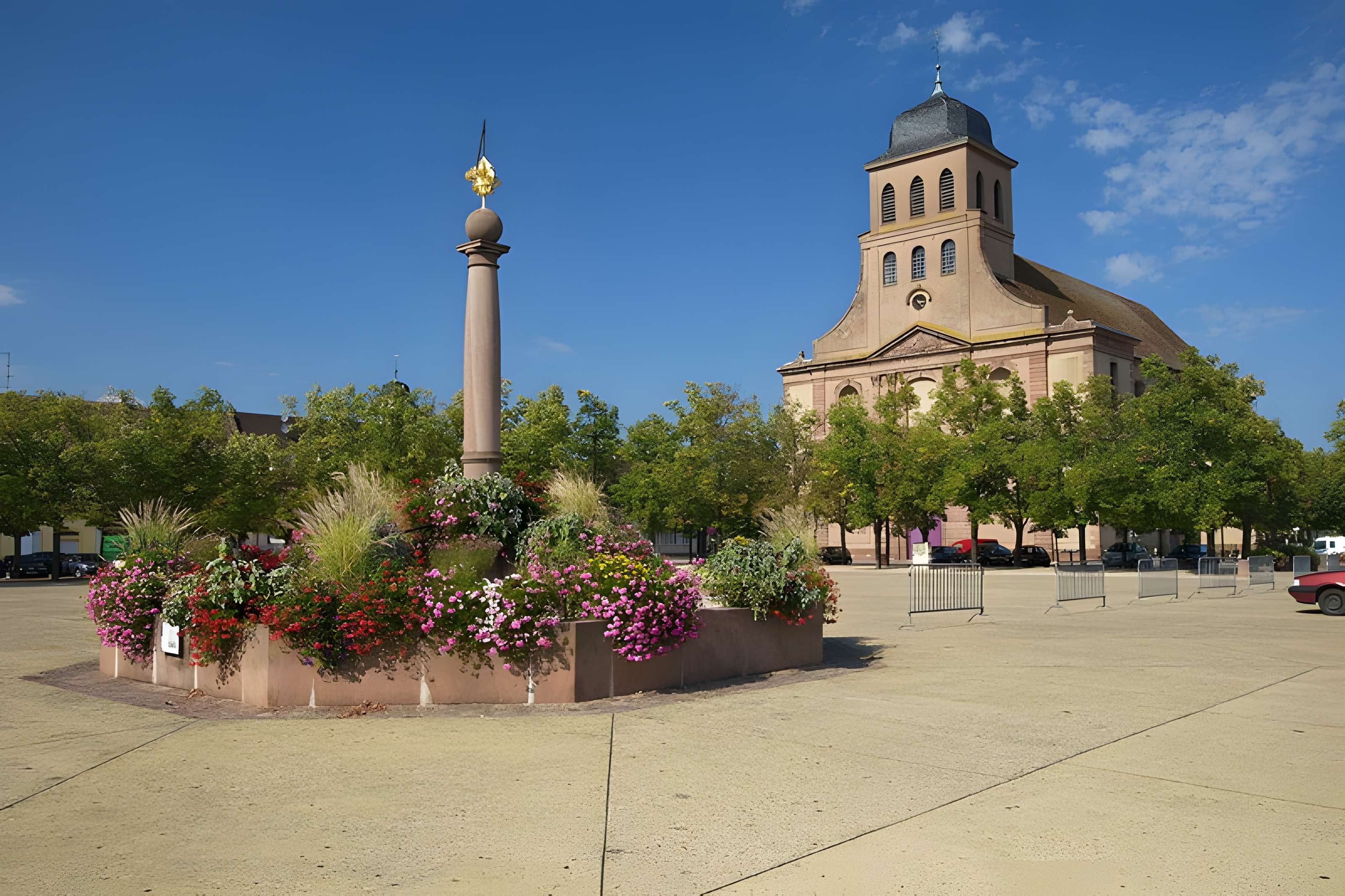 Place d'Armes-Général-de-Gaulle à Neuf-Brisach 
