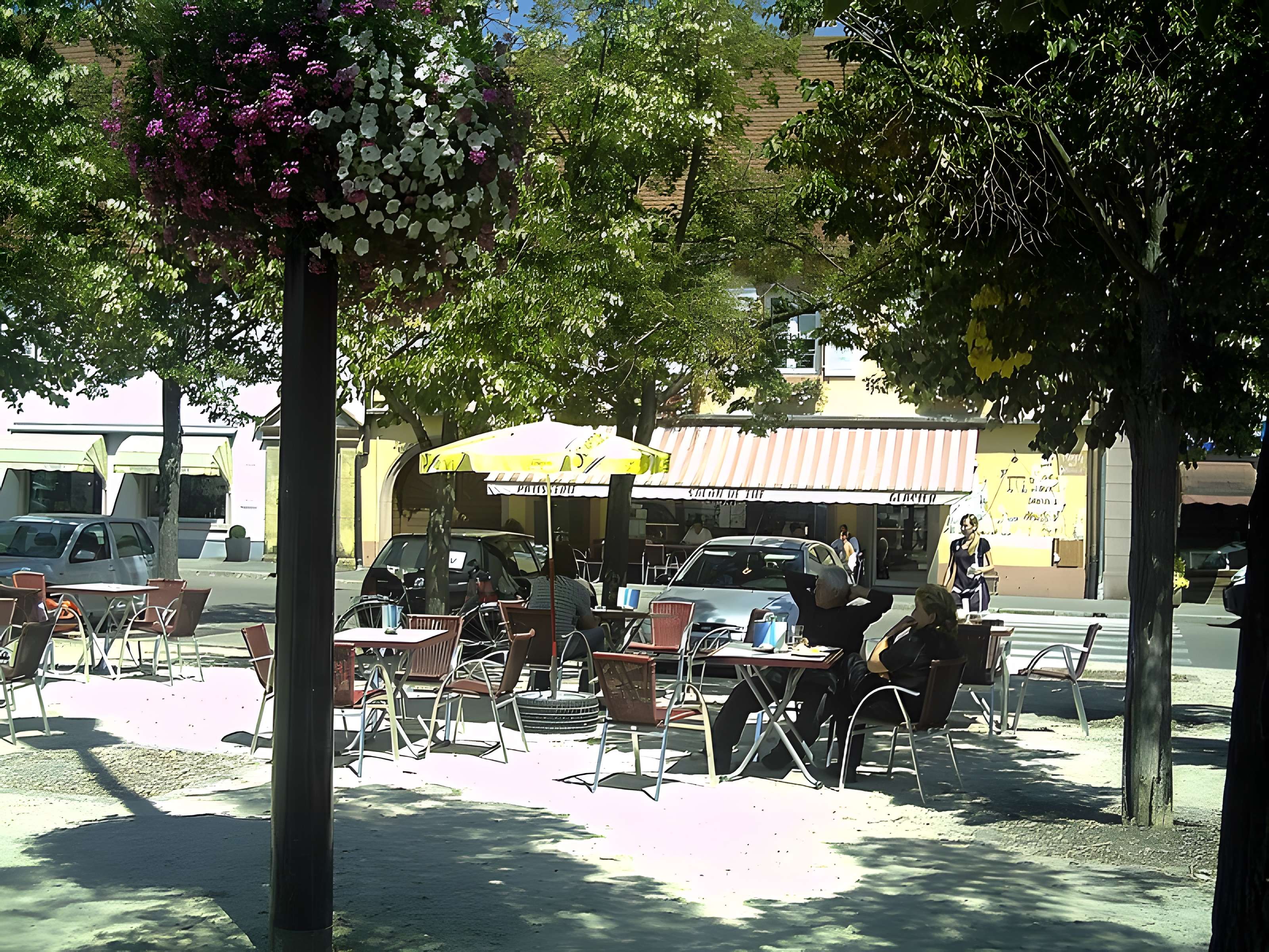 Place d'Armes-Général-de-Gaulle à Neuf-Brisach