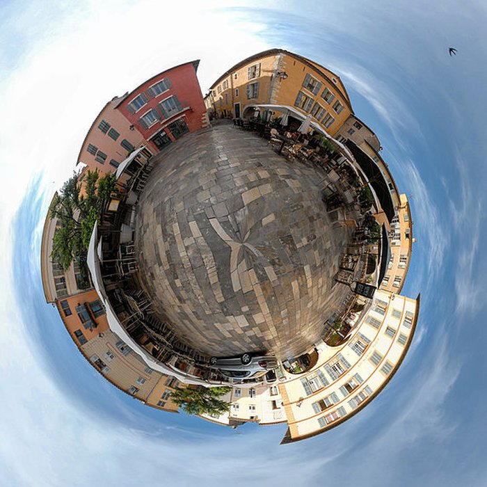 Photo de Place des Arcades de Valbonne