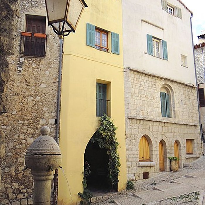 Photo de Place Lascaris de Peille