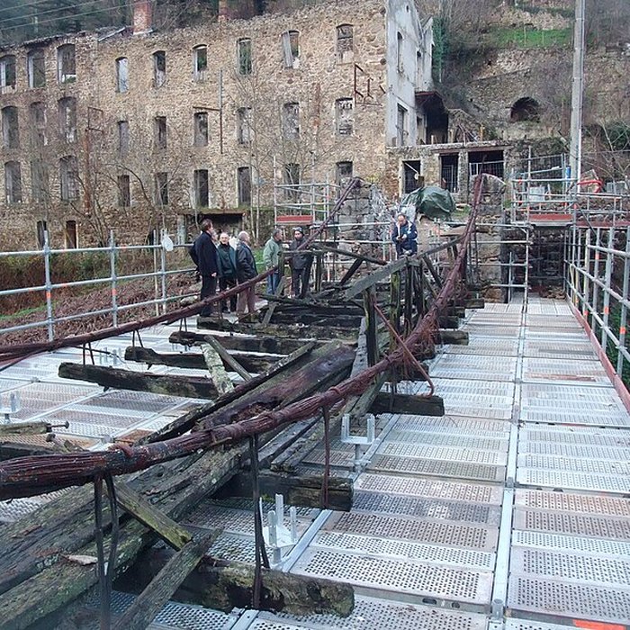 Photo de Pont suspendu sur la Cance dit Pont du Moulin  également sur commune de Vernosc-lès-Annonay