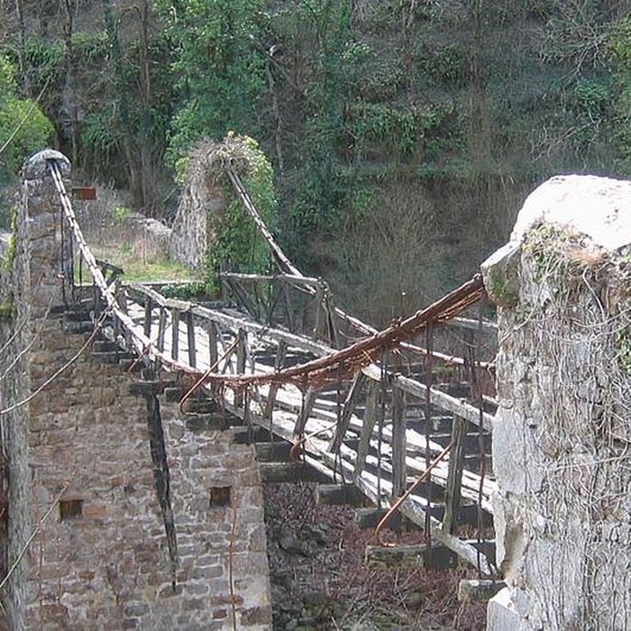 Photo de Pont suspendu sur la Cance dit Pont du Moulin  également sur commune de Vernosc-lès-Annonay