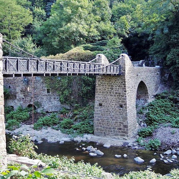 Photo de Pont suspendu sur la Cance dit Pont du Moulin  également sur commune de Vernosc-lès-Annonay