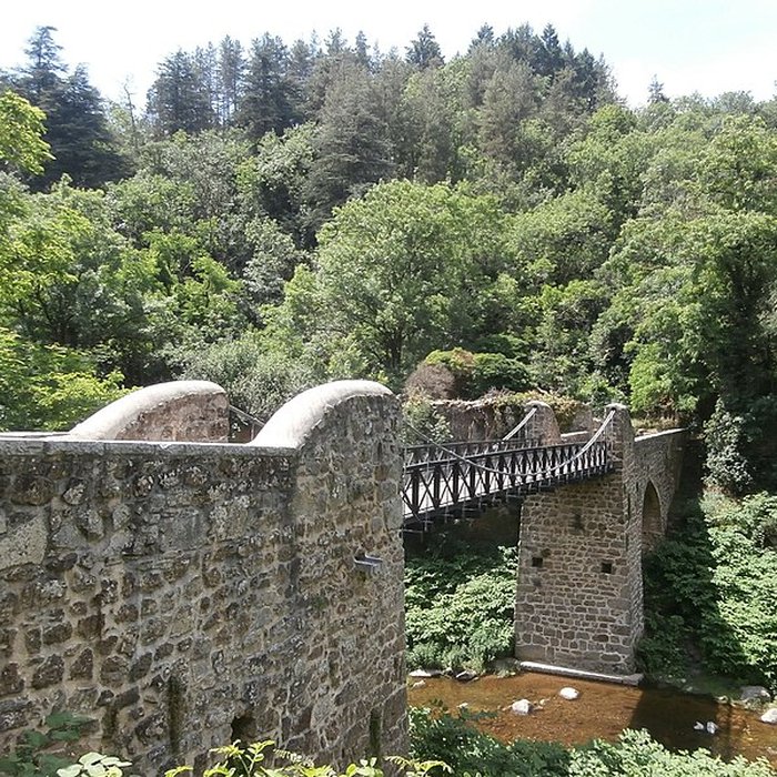 Photo de Pont suspendu sur la Cance dit Pont du Moulin  également sur commune de Vernosc-lès-Annonay