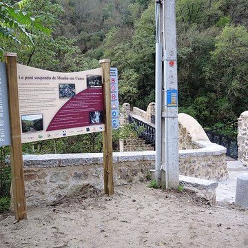 Pont suspendu sur la Cance dit Pont du Moulin  également sur commune de Vernosc-lès-Annonay