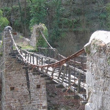 Pont suspendu sur la Cance dit Pont du Moulin  également sur commune de Vernosc-lès-Annonay