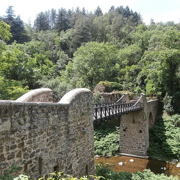 Pont suspendu sur la Cance dit Pont du Moulin  également sur commune de Vernosc-lès-Annonay