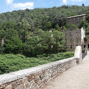Pont suspendu sur la Cance dit Pont du Moulin  également sur commune de Vernosc-lès-Annonay
