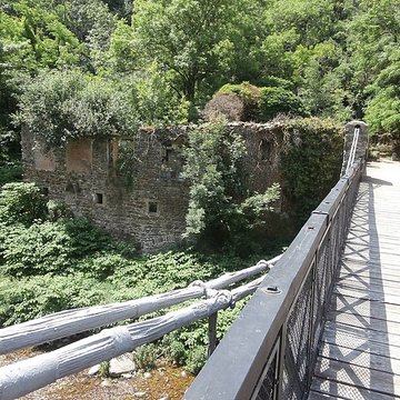 Pont suspendu sur la Cance dit Pont du Moulin  également sur commune de Vernosc-lès-Annonay