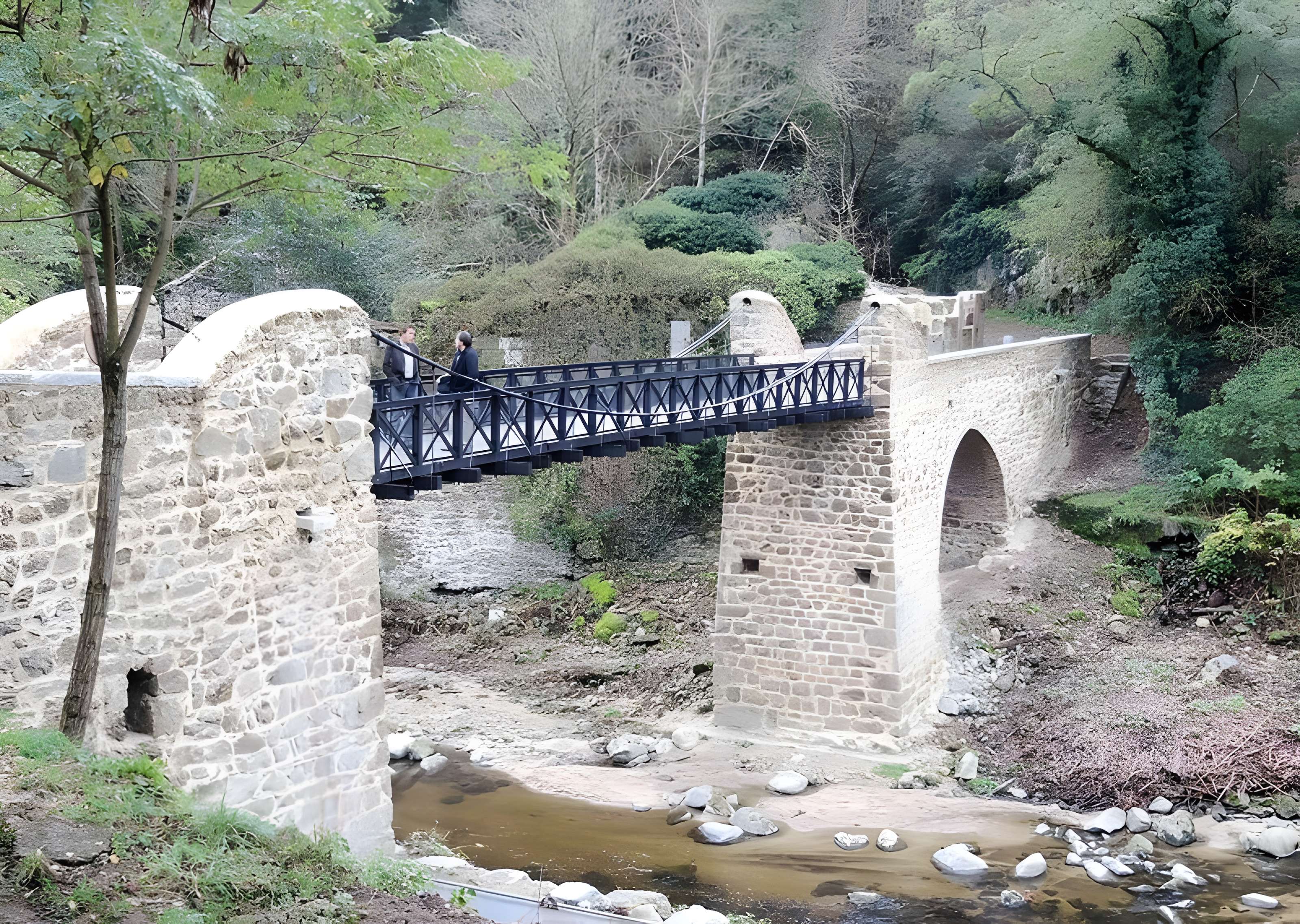 Pont de Moulin sur Cance de Quintenas 