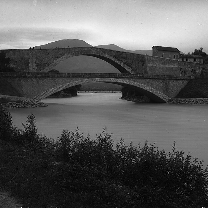 Photo de Vieux pont sur le Drac également sur commune de Claix