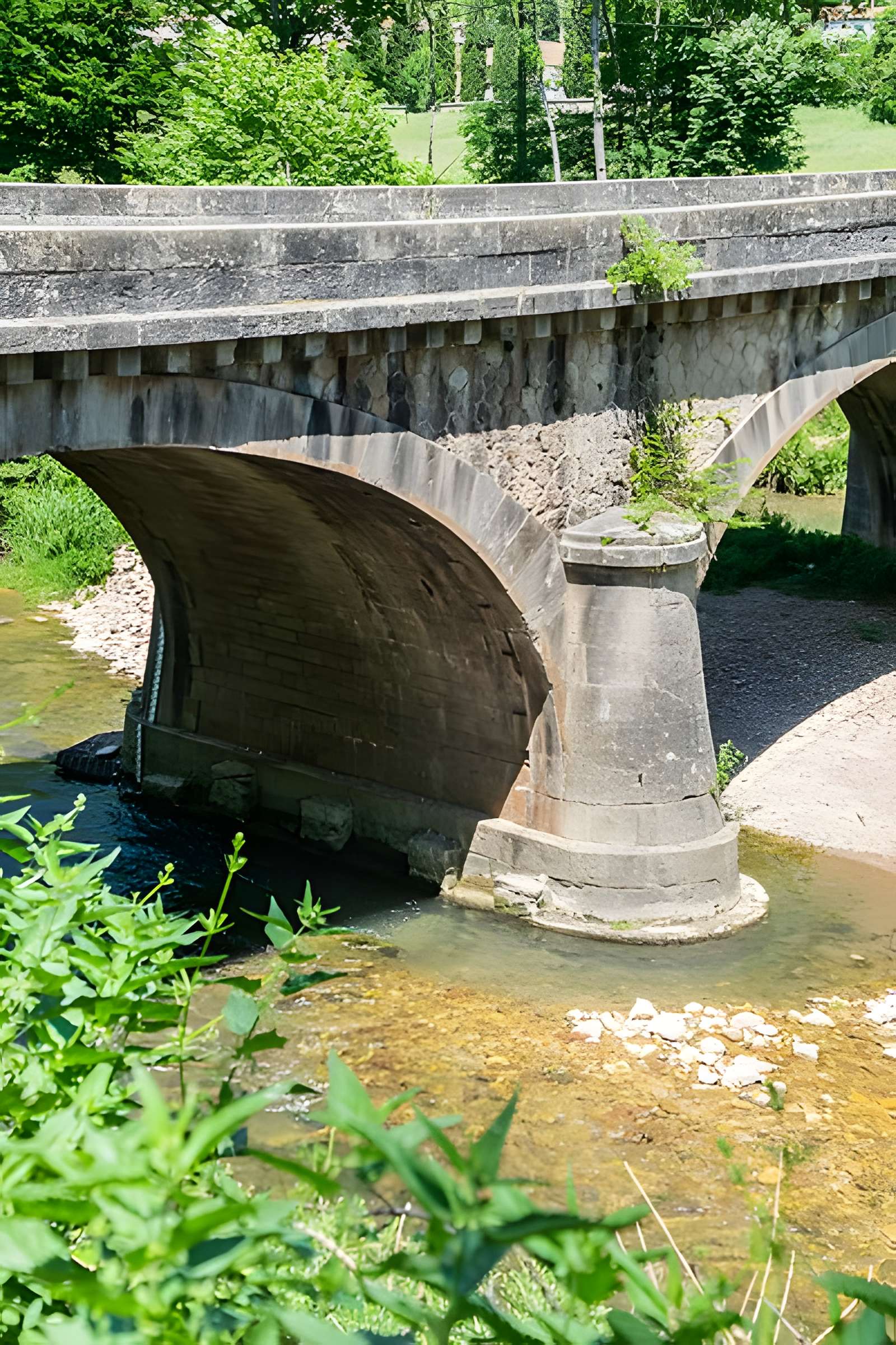 Pont sur la Sorgues à Saint-Félix-de-Sorgues