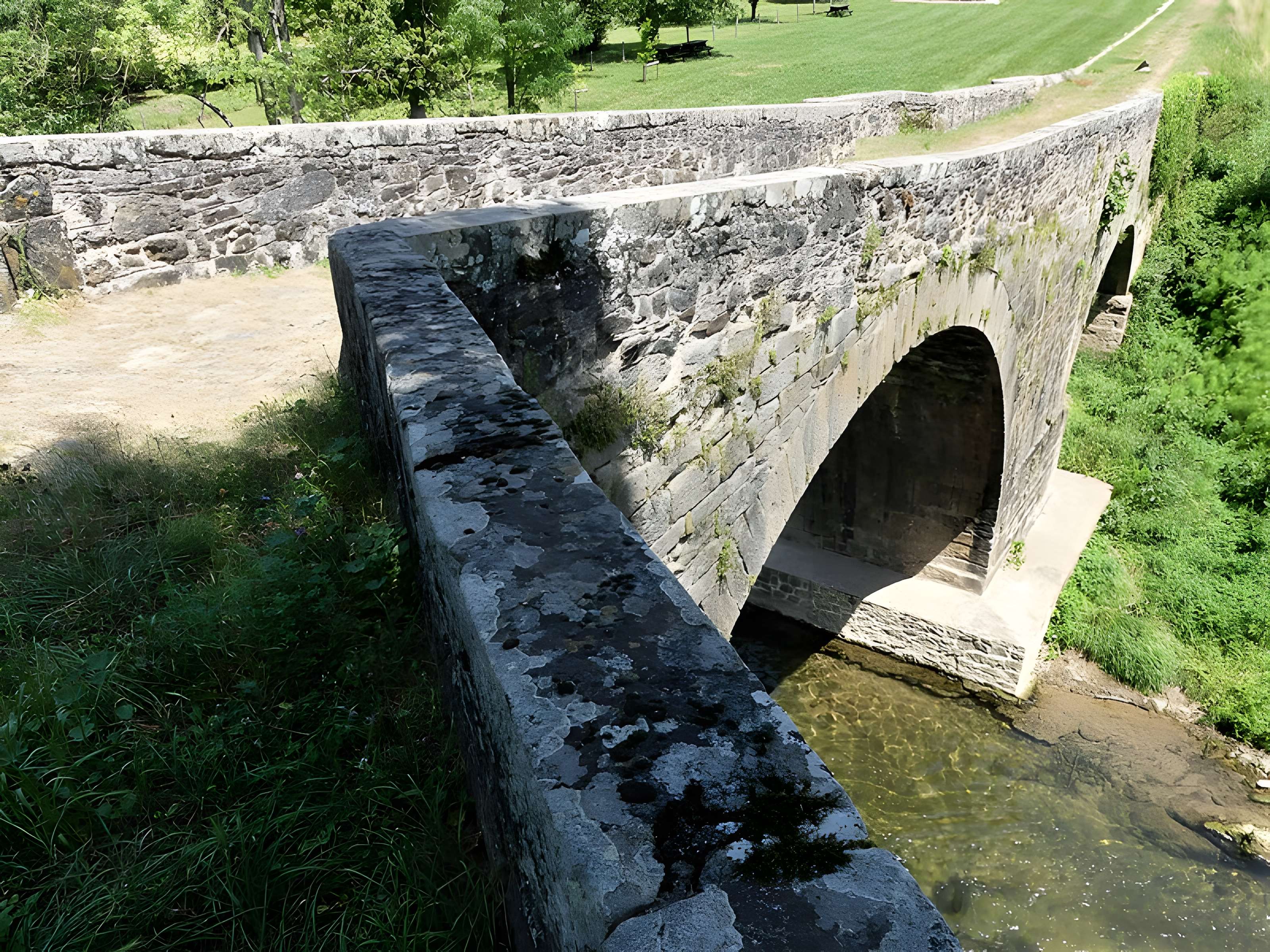 Pont sur la Sorgues à Saint-Félix-de-Sorgues