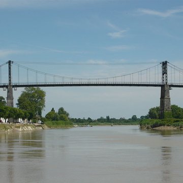Pont suspendu de Tonnay-Charente