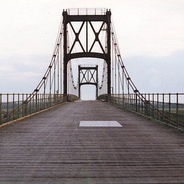 Pont suspendu de Tonnay-Charente