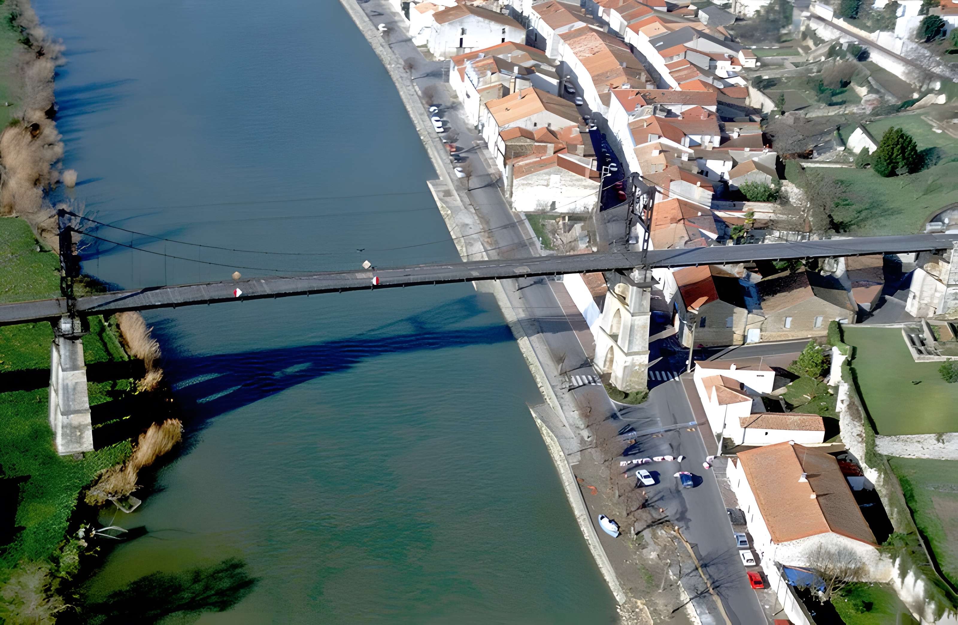 Pont suspendu de Tonnay-Charente