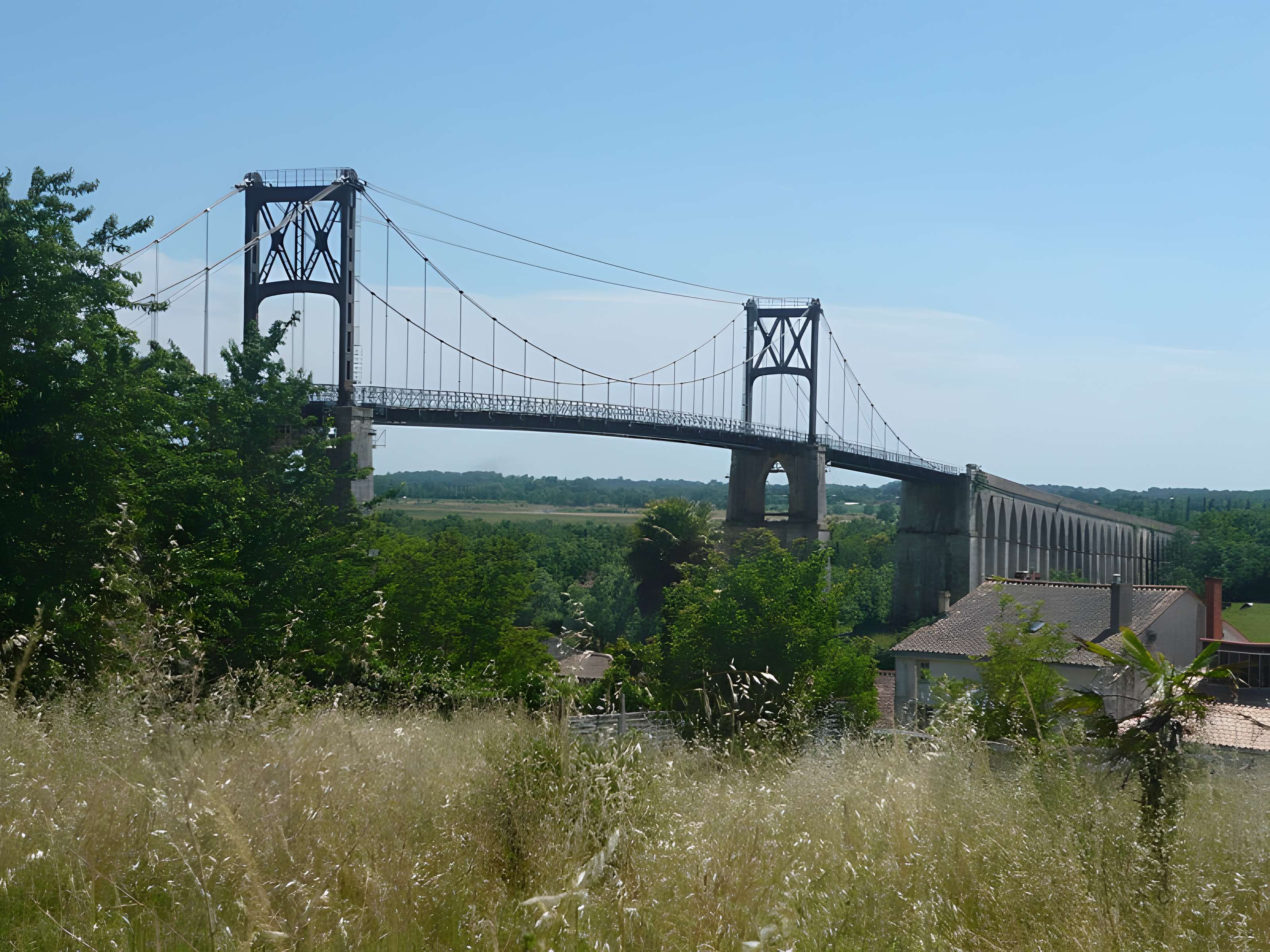 Pont suspendu de Tonnay-Charente